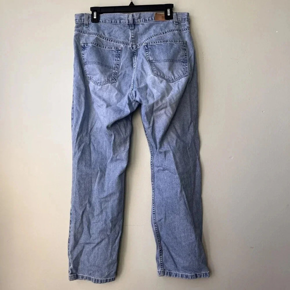 Tommy Hilfiger womens Classic Fit Light‎ Blue Jeans Size 32 - Picture 2 of 4